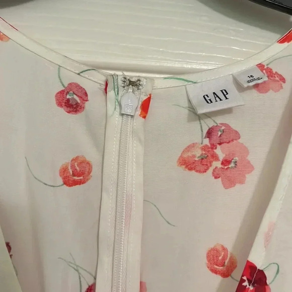 Gap dress size 16 - pit to pit 20 inches 37 inches long - Picture 3 of 8